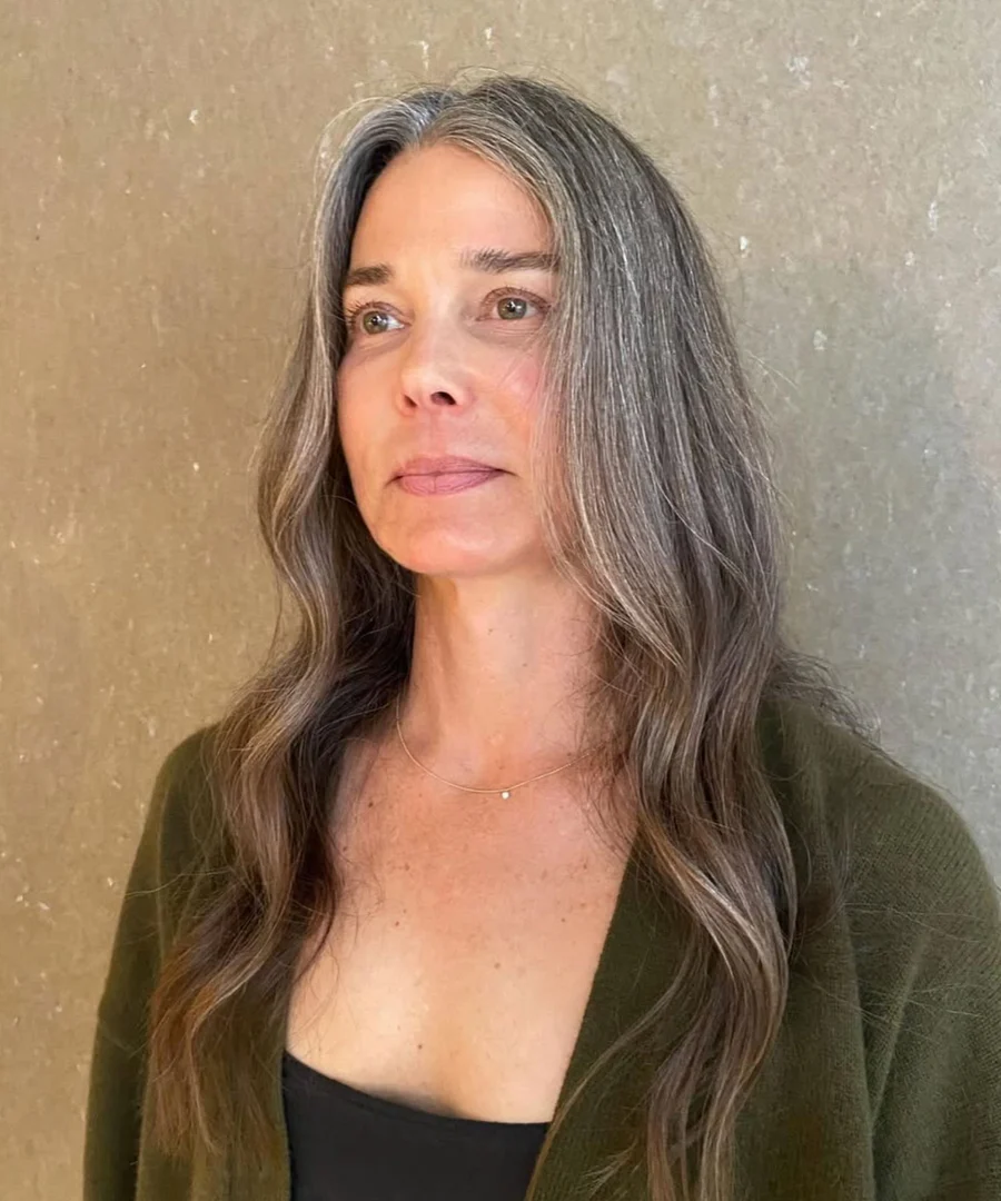Grey blending - long silver waves